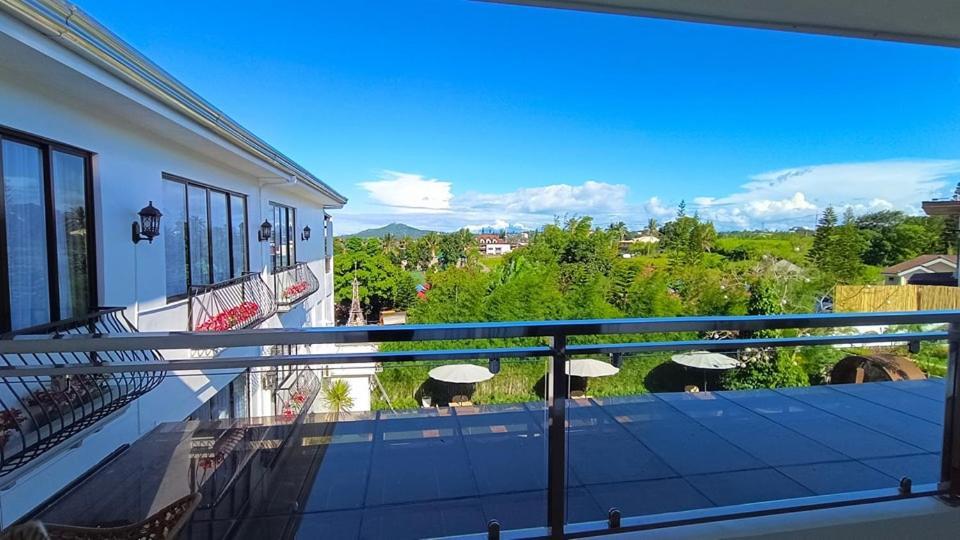 Casa La Silvinas Hotel & Event Resort タガイタイ エクステリア 写真