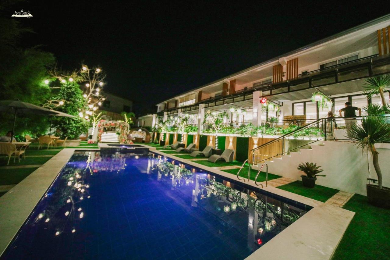 Casa La Silvinas Hotel & Event Resort タガイタイ エクステリア 写真